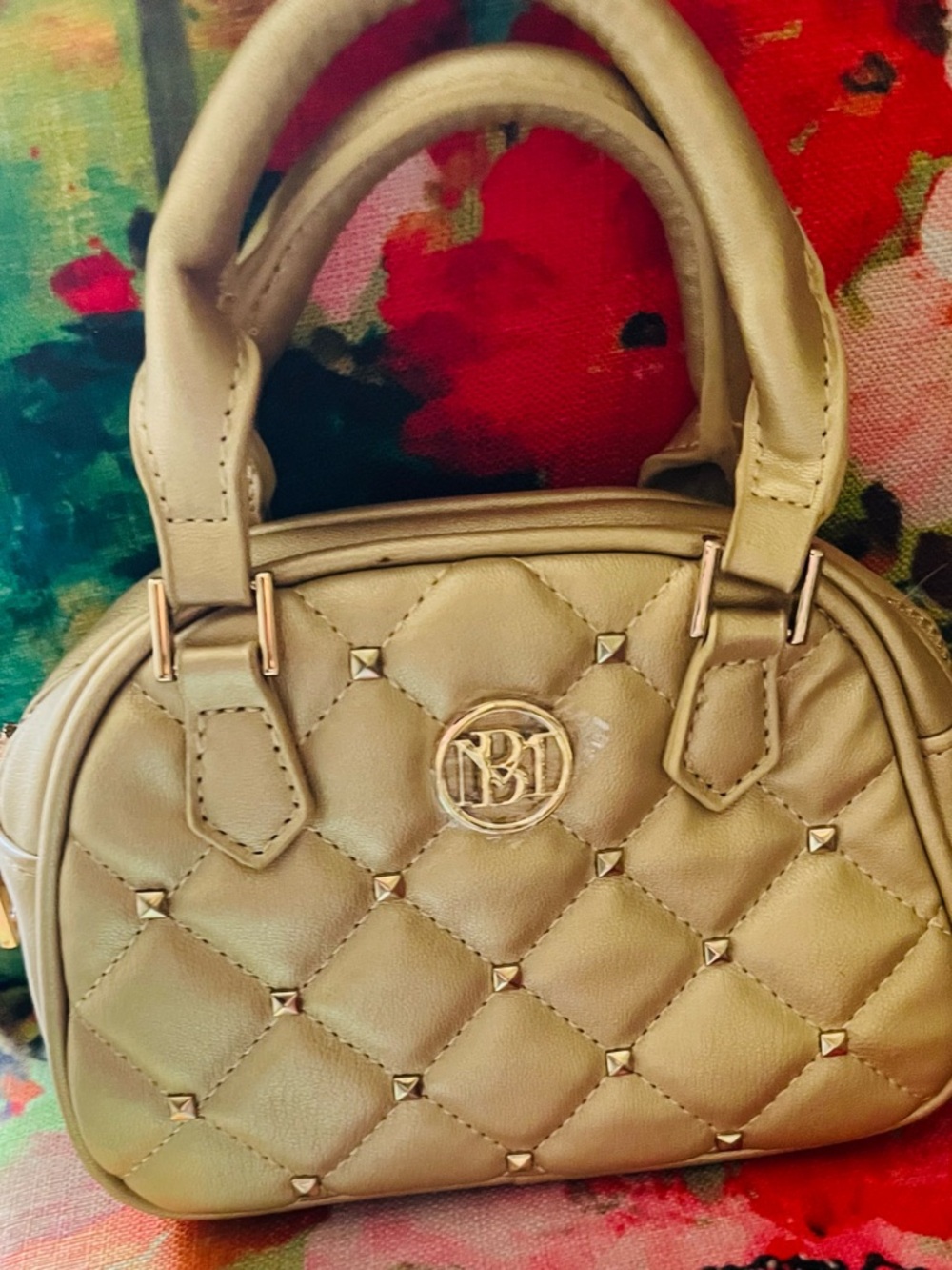 Free ship 1 hour NWT Metallic Gold Quilted Women’s Shoulder Bag